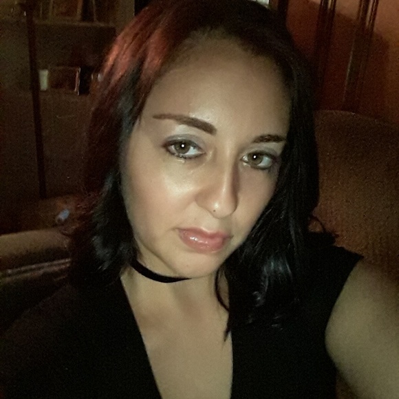 Meet your Posher, Alicia - Picture 4 of 5